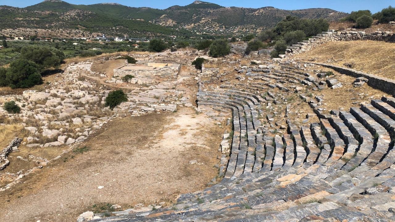 Πλάνο από το αρχαιότερο θέατρο της Ελλάδας, το Θέατρο Θορικού