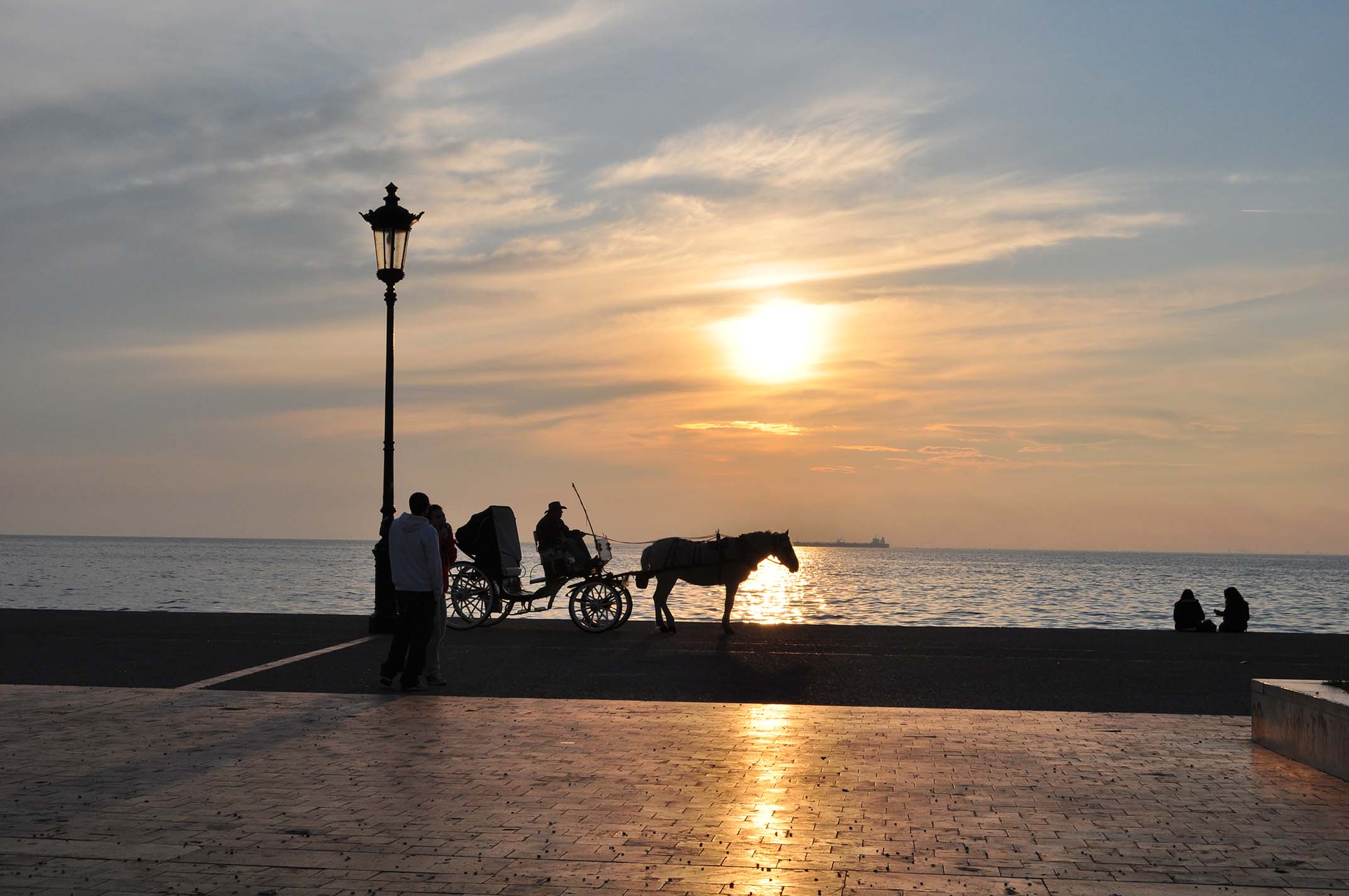 Η Νέα Παραλία Θεσσαλονίκης με θέα τον Θερμαϊκό