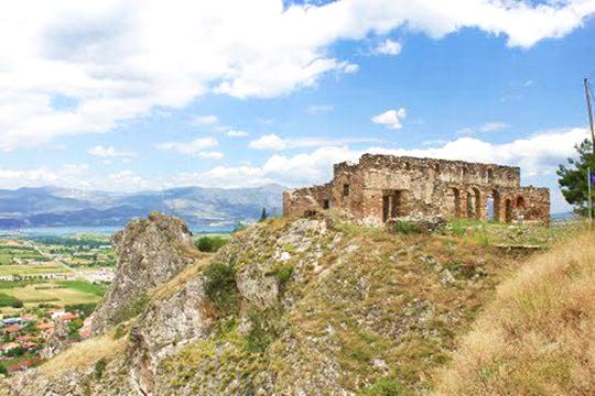 Το ιδιαίτερο Βυζαντινό Κάστρο των Σερβίων