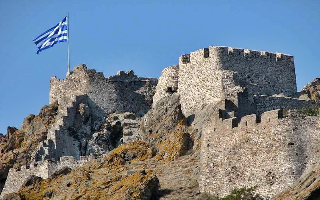 Κάστρο Μυρίνας: Το μεγαλύτερο του Αιγαίου