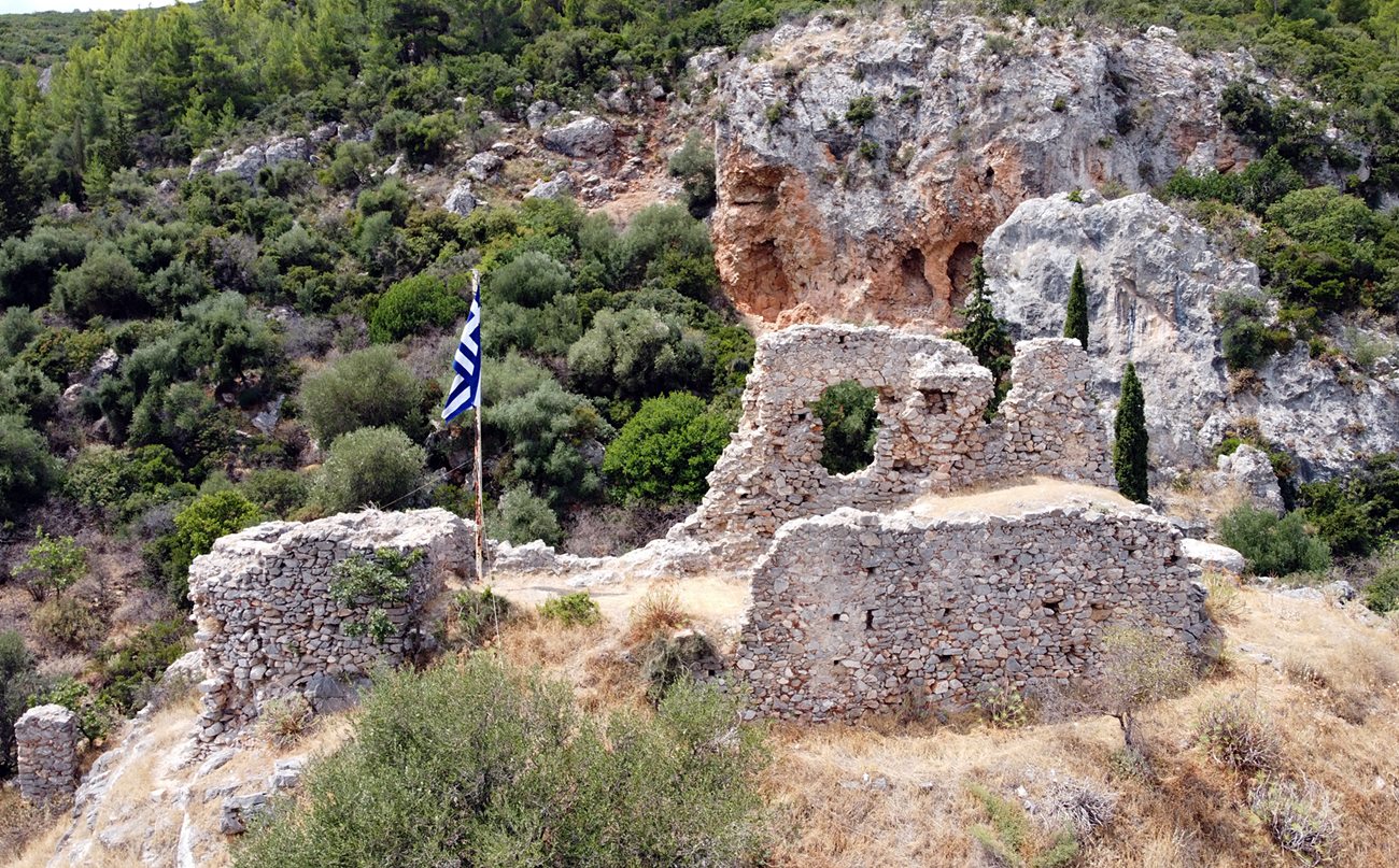 Παλιόπυργος, το οχυρό των Μολάων