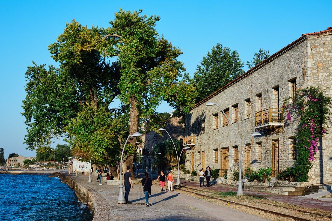 Σταφιδαποθήκες στον παραλιακό ιστό του Αιγίου