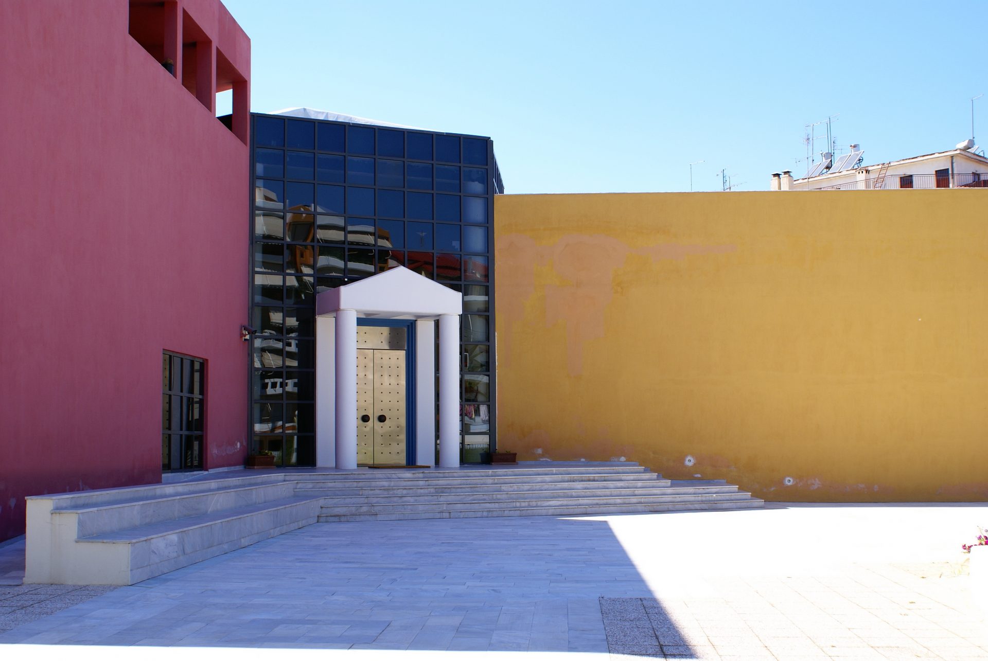 Εξωτερική απόψη από το Αρχαιολογικό Μουσείο Καρδίτσας