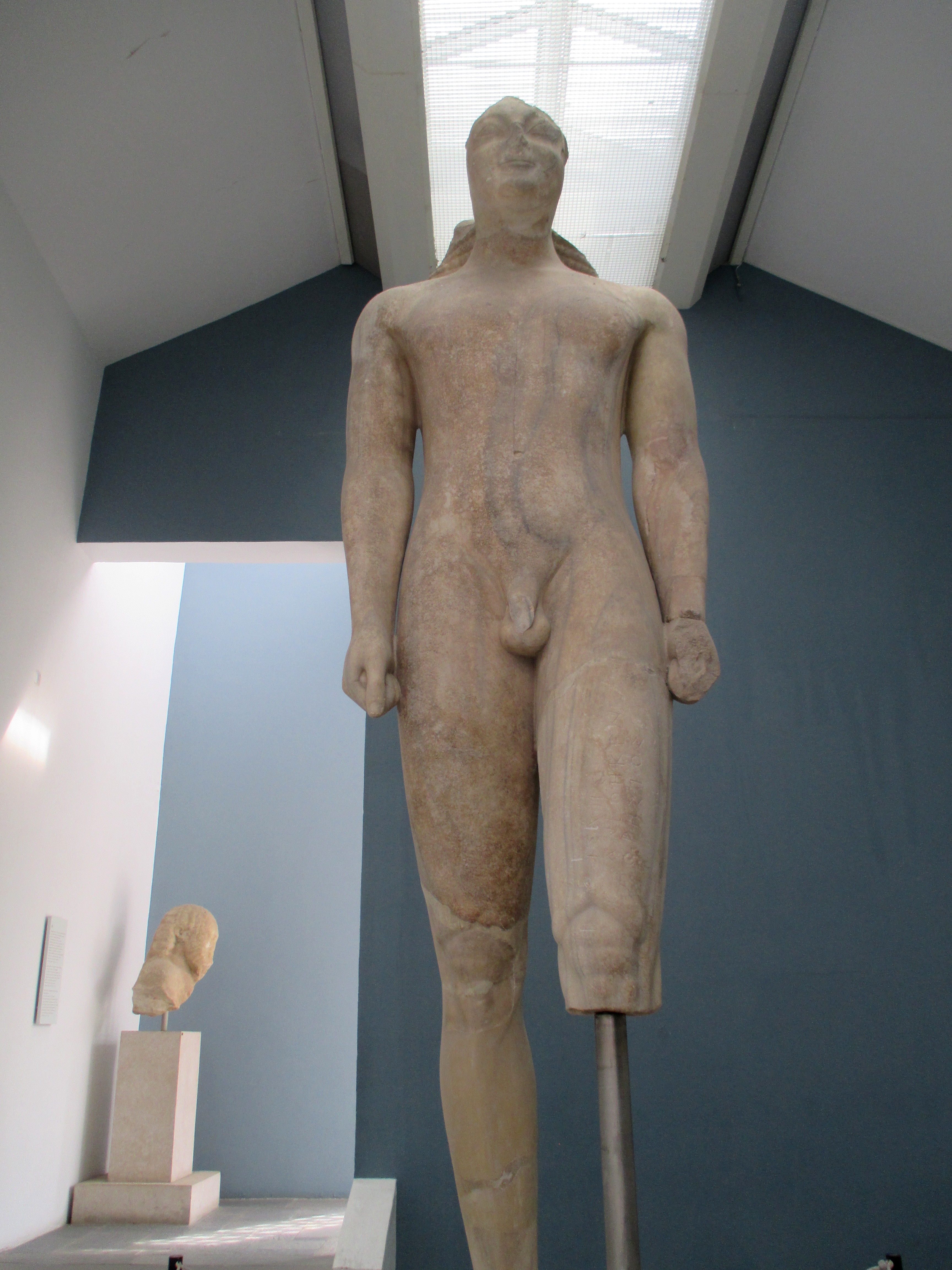 Ο Κούρος, το μεγαλύτερο σωζώμενο άγαλμα της Αρχαϊκής περιόδου