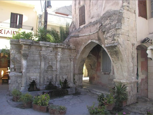 Το καλοδιατηρήμενο Ενετικό μηνμείο Κρήνη Ριμόντι