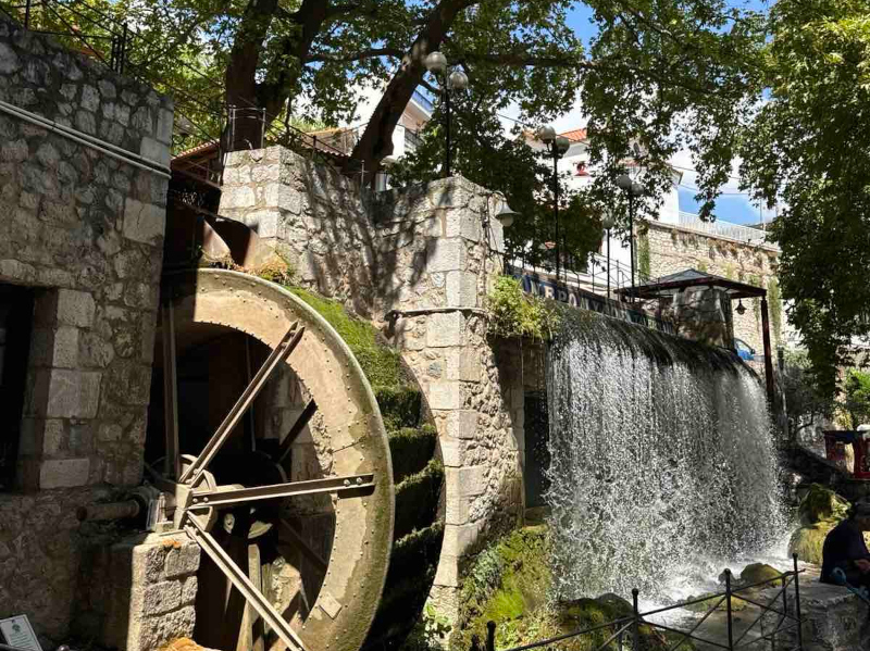 Ο εντυπωσιακός νερόμυλος της Λιβαδειάς
