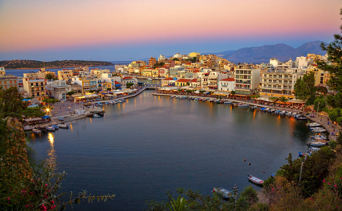 Η «απύθμενη» λίμνη Βουλισμένη και οι θρύλοι που τη συνοδεύουν