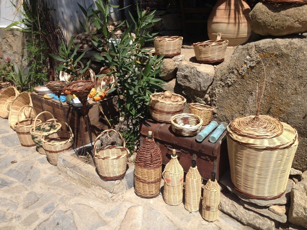 Η «χαμένη» τέχνη της Καλαθοπλεκτικής στον Βώλακα της Τήνου