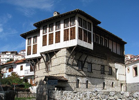 Άποψη του σπουδαίου αρχοντικού Εμμανουήλ