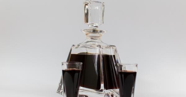 Η Τέντουρα, το μοναδικό αυθεντικό ηδύποτο από τη Πάτρα