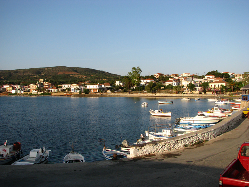 Ελαία, το επίνειο των Μολάων