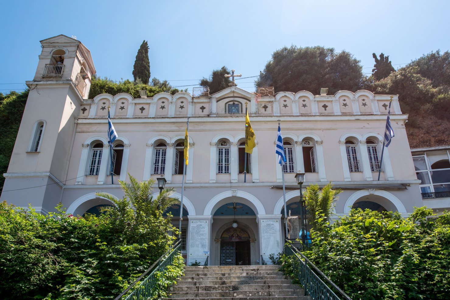 Η μοναδική Παναγία Τρυπητή: Τόπος Προσκυνήσης για το Αίγιο και την Ελλάδα 