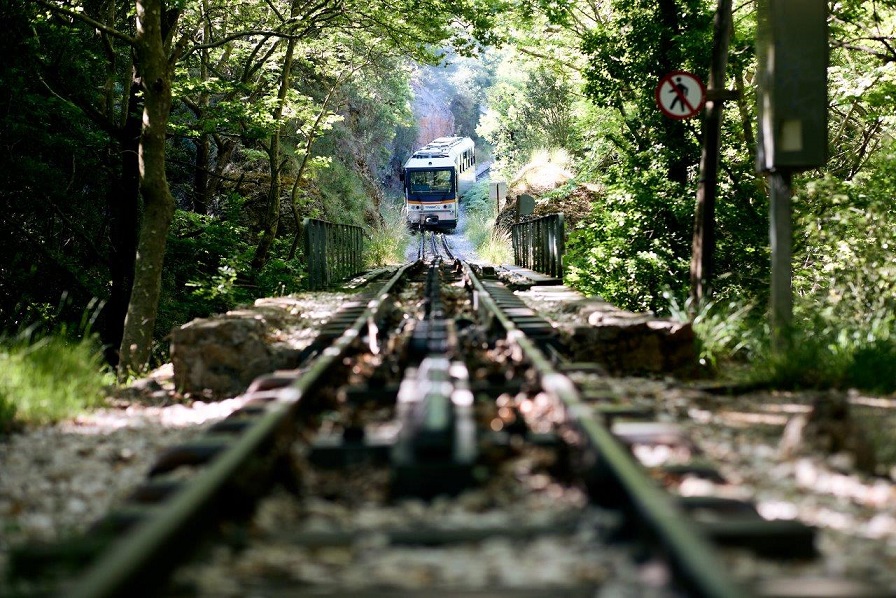 Τμήμα της υπέροχης φυσικής διαδρομής του φημισμένου Οδοντωτού