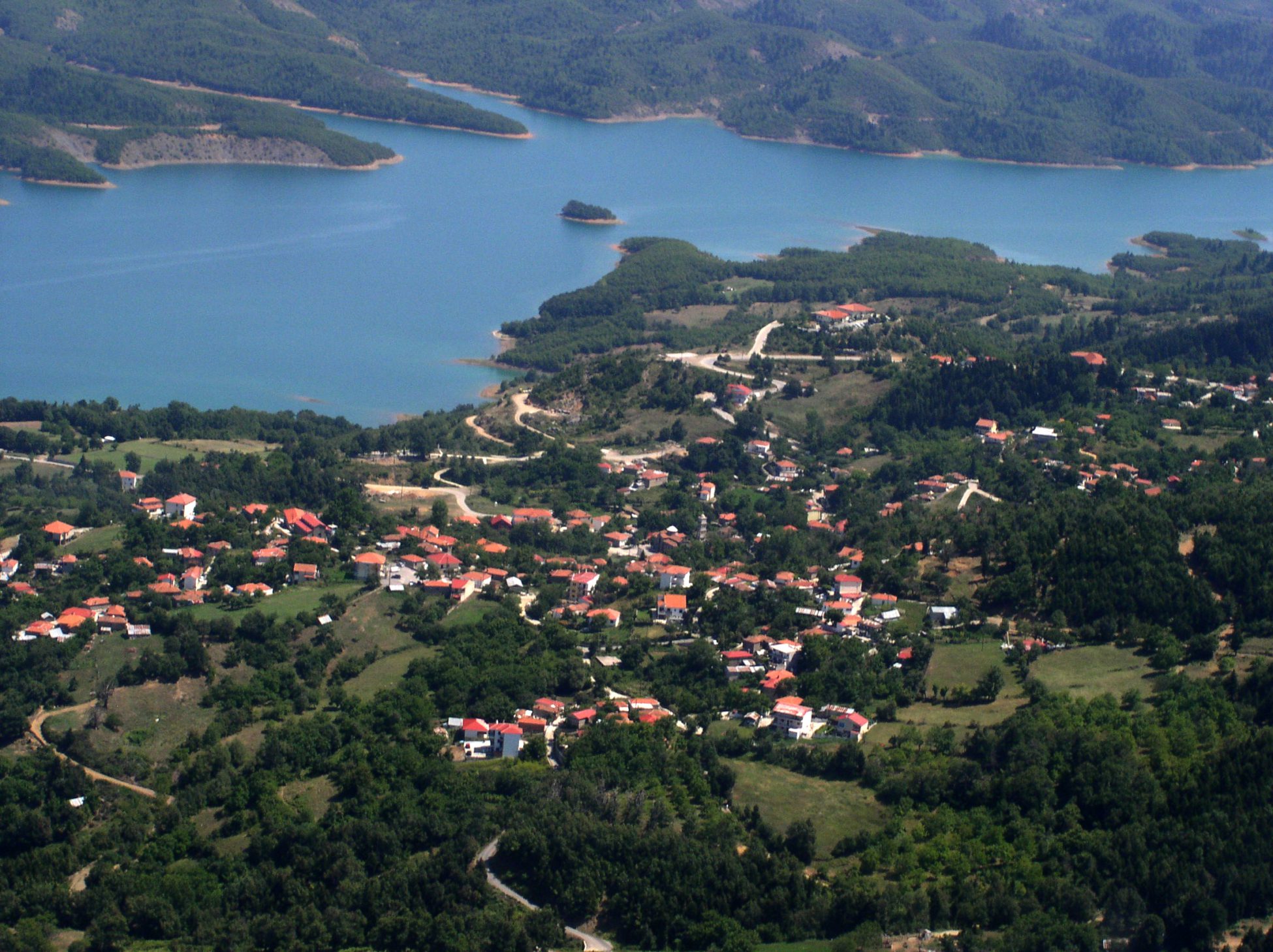 Πανόραμα από το Νεοχώρι Καρδίτσας, ένα στόλιδι πλησίον της λίμνης Πλαστήρα
