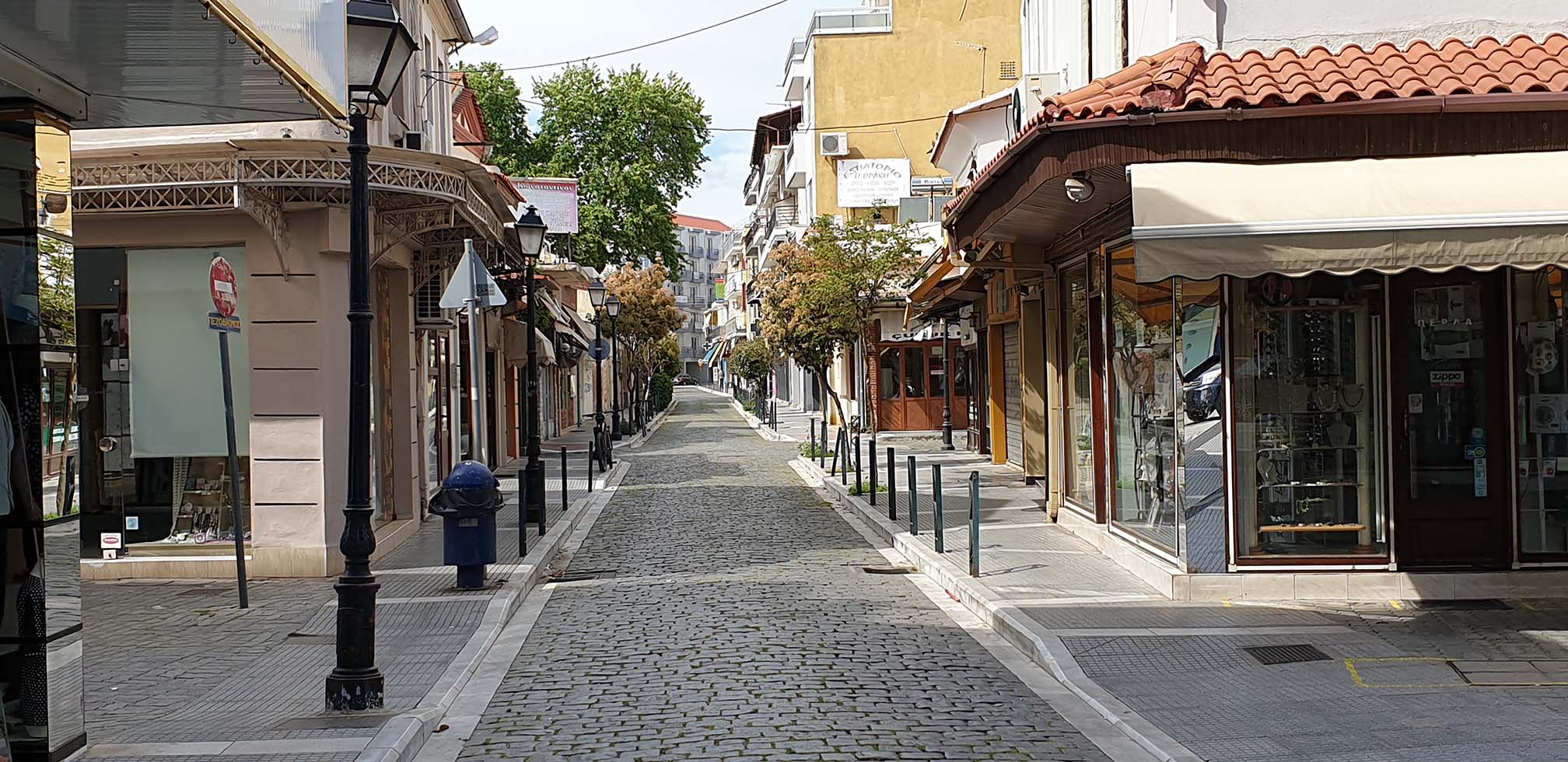 Εικόνα από τα πεζοδρομημένα σοκάκια της Κομοτηνής