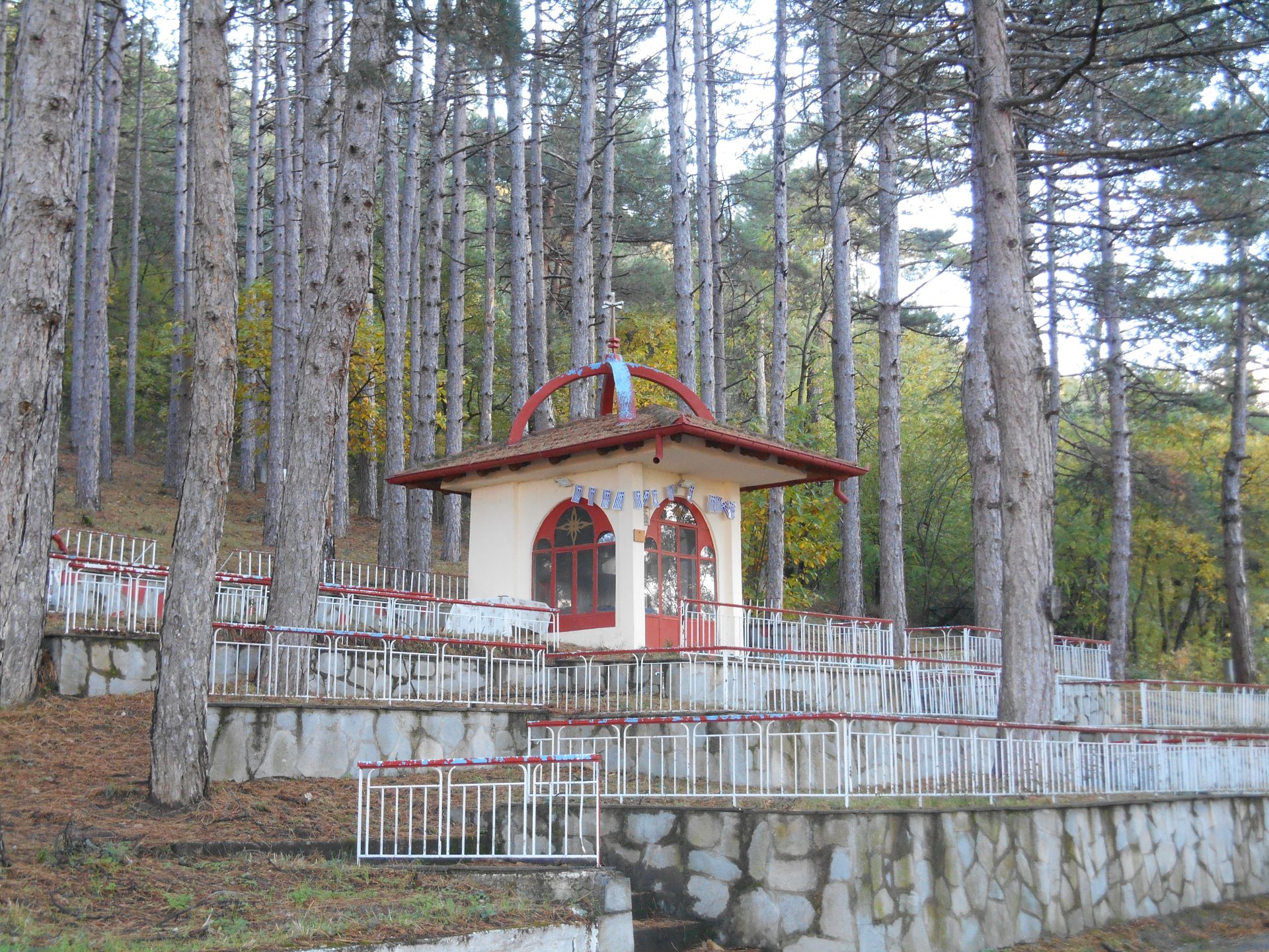 Εξωκλήσσι στο Δάσος, στον Λόφο του Αγίου Παντελέημονα