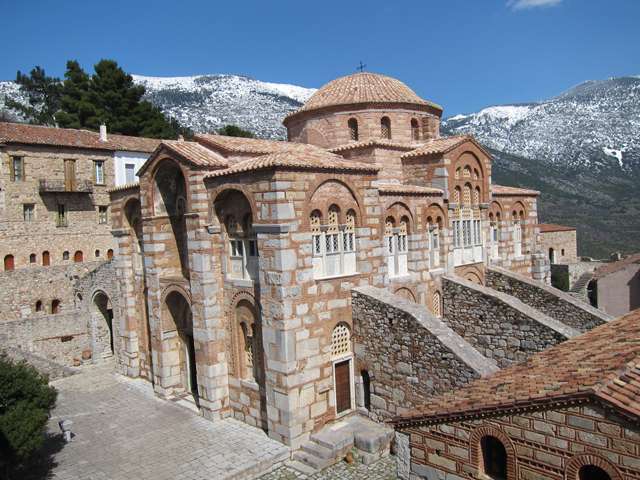 Η εξέχουσα Ιερά Μονή Οσίου Λουκά