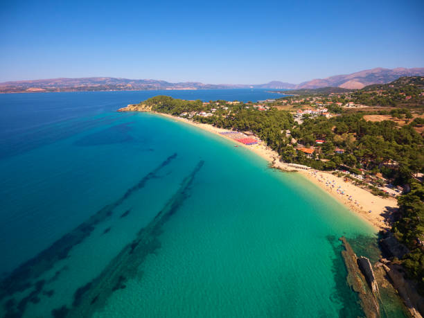 Οι πολυσύχναστες παραλίες Πλατύς & Μακρύς Γιαλός από ψηλά