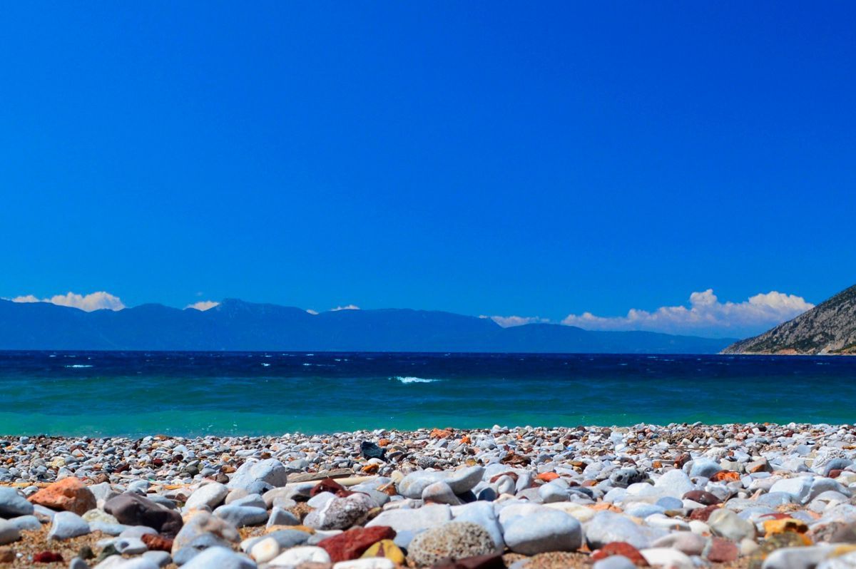 Η Παραλία Λιβαδόστρας, ένας θερινός κοντινός προορισμός της Θήβας